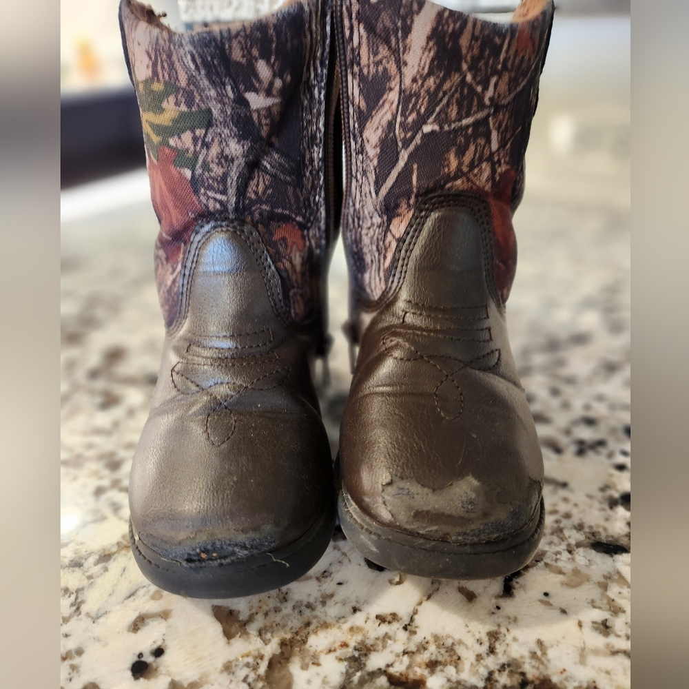Size 8 toddler boots